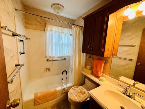 1424 Greenwich Rd, Meskegon MI 49441-3841 exterior