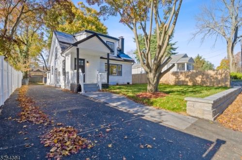 2 Carlton St, Morristown, NJ 07960-4020