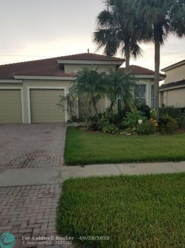 4144 Worlington Ter, Fort Pierce FL  34947-1335 exterior