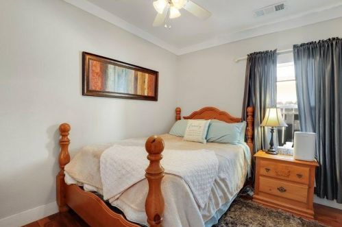 526 Flower St, Turlock CA 95380-4722 exterior