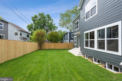 5120 25th Pl, Arlington VA  22207-2603 exterior