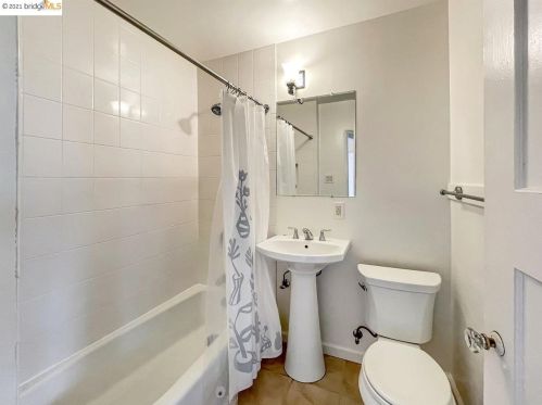 2110 Bonar St, Berkeley CA 94702-1808 exterior