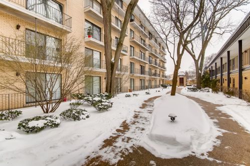 6221 Niagara Ave, Chicago IL  60631-2141 exterior