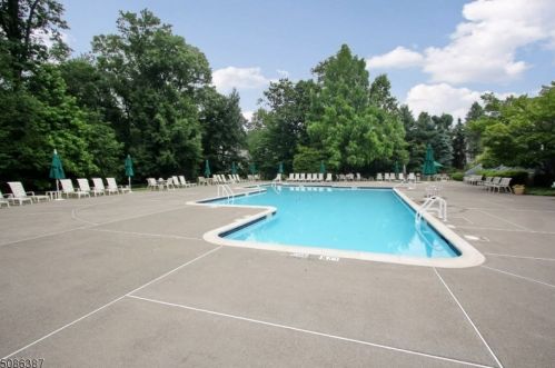 15 Lapis Cir, Town Center NJ 07052-2160 exterior