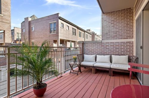 3457 Whipple St, Chicago IL 60618-5614 exterior