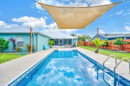 211 Kestor Dr, Fort Pierce FL 34953-5426 exterior