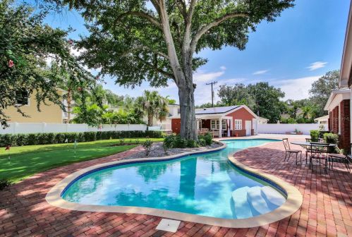 2820 Fountain Blvd, Tampa FL  33609-4012 exterior