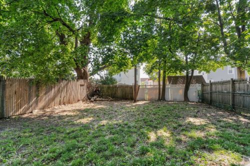 124 Thompson St, Poughkeepsie NY 12601-2621 exterior