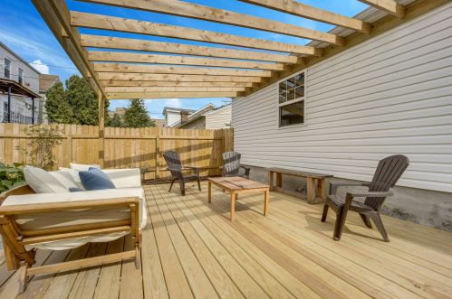 2823 Ridgeway Ave, Chicago IL 60625-6006 exterior