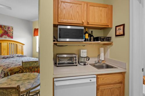 8252 Mulligan Cir, Fort Pierce FL exterior