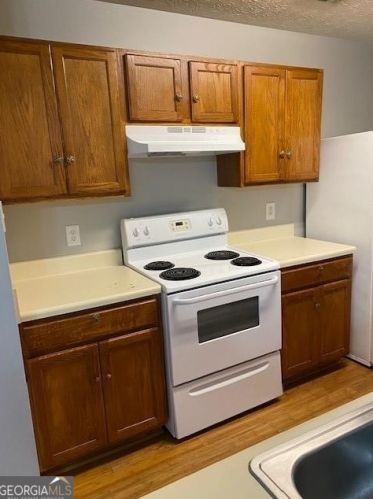 5626 Strathmoor Manor Cir, Lithonia GA  30058-2633 exterior