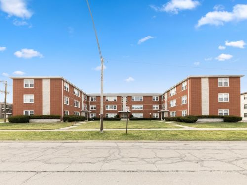 11856 Komensky Ave, Chicago, IL 60803-1654