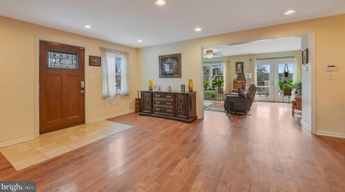 7806 Leymar Rd, Glen Burnie MD exterior