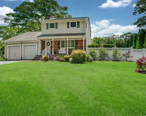 6 Cortland Ct, Huntington Station, NY 11746-4310