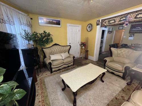 137 Dorchester St, Worcester MA 01610-1905 exterior