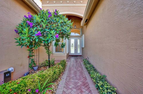 10720 Whitewind Cir, Boynton Beach FL 33473-7880 exterior