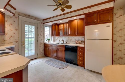 823 Helen Ave, Lancaster PA 17601-4508 exterior