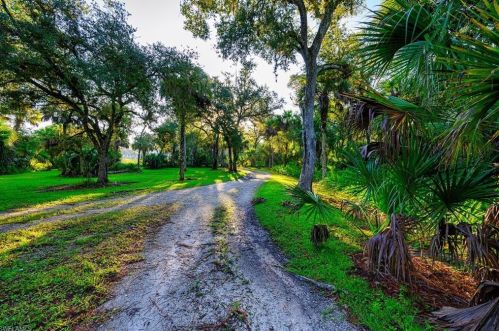 341 18 St, Naples FL 34117-9453 exterior