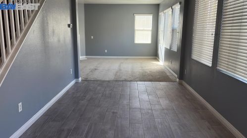 9808 Oporto Way, Bakersfield, CA 93306-7468