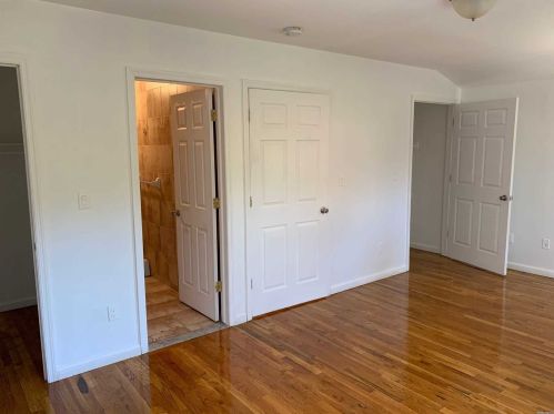 3939 Secor Ave, Bronx NY 10466-2412 exterior