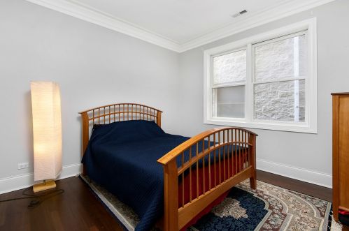 1523 School St, Chicago IL 60657-2121 exterior