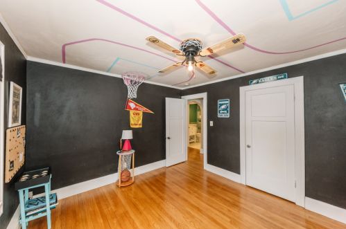 5030 Larkin St, Milwaukee WI 53217-5754 exterior