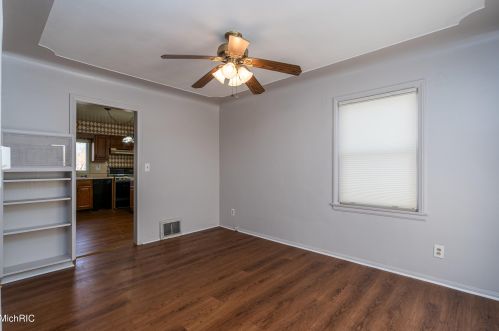 1423 Parkhurst Ave, Grand Rapids MI 49504-2646 exterior