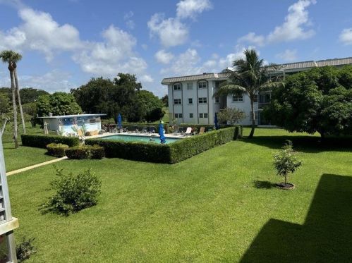 5401 2nd Ave, Boca Raton FL 33487-3834 exterior