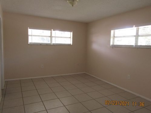 130 Wisteria Ave, Fort Pierce FL 34982-5907 exterior