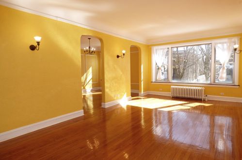 2016 Greenleaf Ave, Chicago, IL 60645-3540