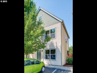 2225 89th Ave, Portland, OR 97216-2013