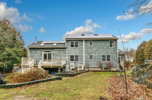 96 Rutland Rd, Milford CT 06461-1810 exterior