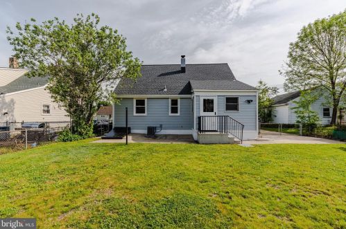 1871 Arena Dr, Trenton NJ 08610-2605 exterior