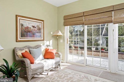 49 Falcon Ct, Trenton NJ 08690-2466 exterior