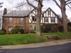 95 Cotton St, Newton, MA 02458-2623