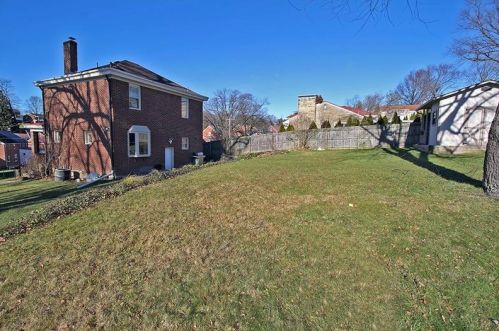 2400 Allender Ave, Pittsburgh PA 15220-3906 exterior