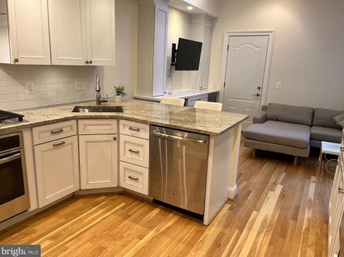 3946 Highwood Ct, Washington DC 20007-2131 exterior