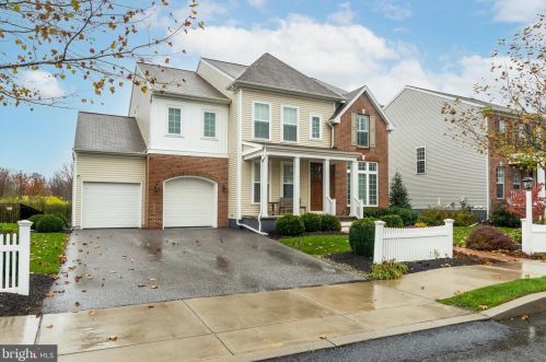 1185 Edgemoor Ct, Lancaster PA 17601-5198 exterior