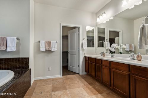 28705 21st Ave, Phoenix AZ 85027-3419 exterior