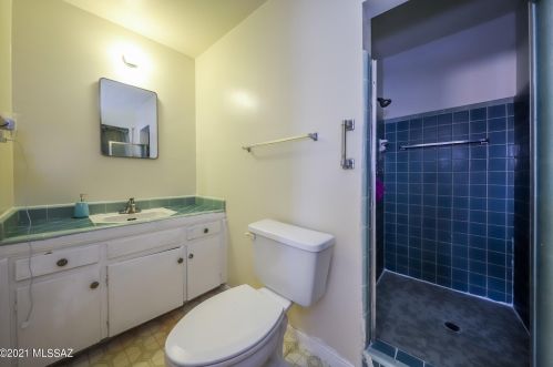 1232 Swan Rd, Tucson AZ 85718-6710 exterior