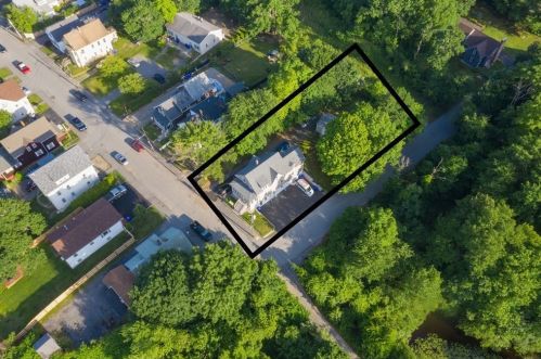 42 Godfrey St, Taunton MA 02780-7031 exterior