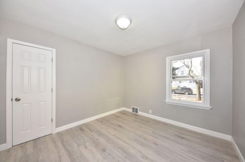 5504 33rd St, Milwaukee WI  53221-4026 exterior