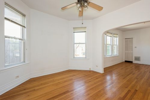 3319 Belden Ave, Chicago IL 60647-2509 exterior