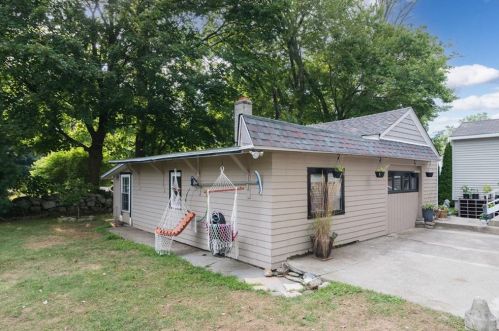 9 Ashby St, Providence RI 02919-6604 exterior