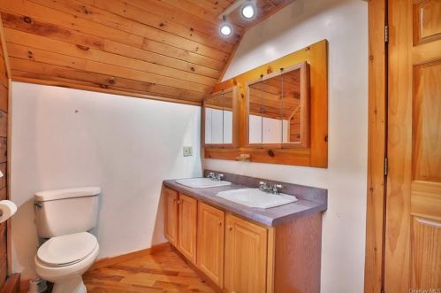 220 Mt Orange Rd, Middletown NY 10940-6774 exterior