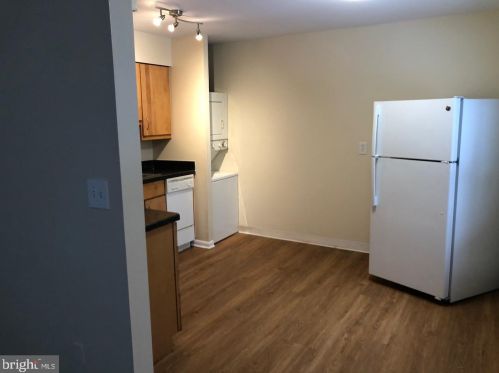 303 Garnet Dr, Burlington NJ 08016-4710 exterior