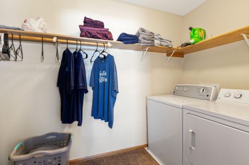 1587 County Road D, Saint Paul MN  55109-5337 exterior