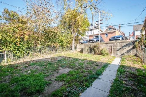 805 Brookline Blvd, Pittsburgh PA 15226-2003 exterior