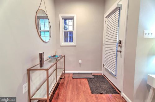 1608 16th St, Washington DC  20020-5504 exterior