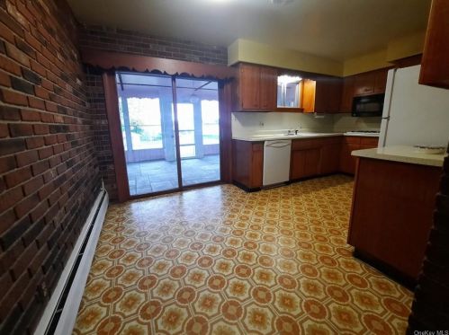 269 Cottage St, Middletown NY 10940-3705 exterior